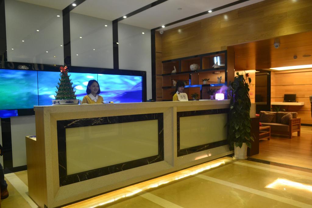 Lavande Hotel Zhuhai Gongbei Port Square Exterior foto