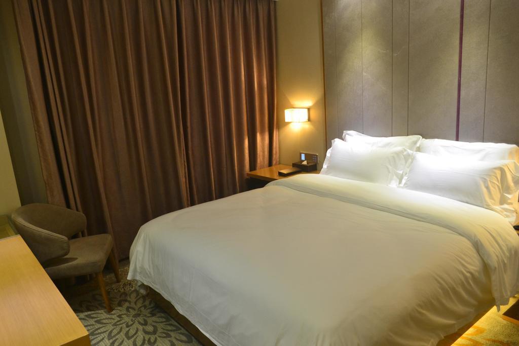 Lavande Hotel Zhuhai Gongbei Port Square Quarto foto